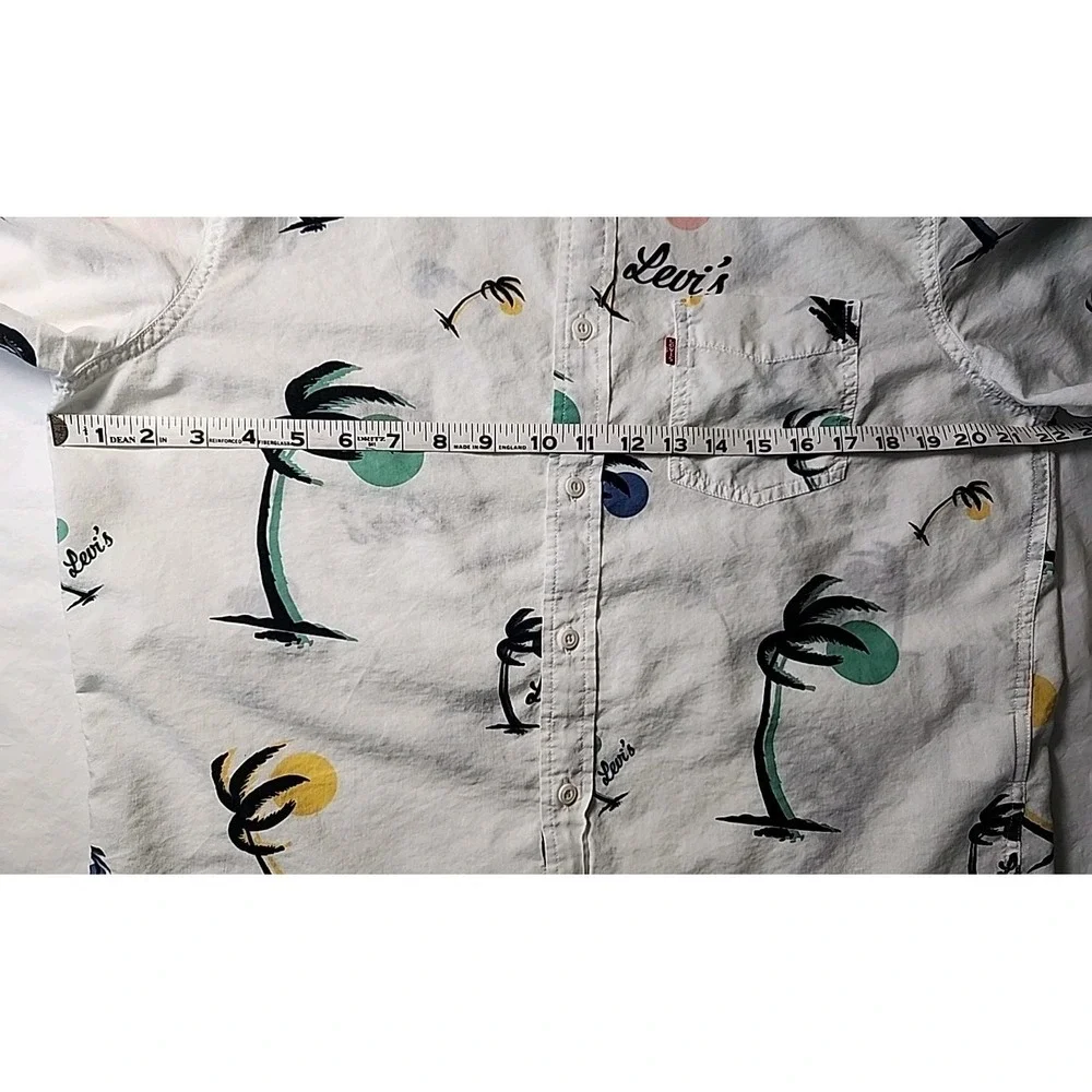VTG Levi's Men's Tropical Large White AOP Palm Trees Short Sleeve Button‎ Shirt